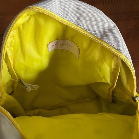 SKIP and HOP backpack small size perfect for toddlers or Pre-K or kindergarten. - Picture 3 of 6